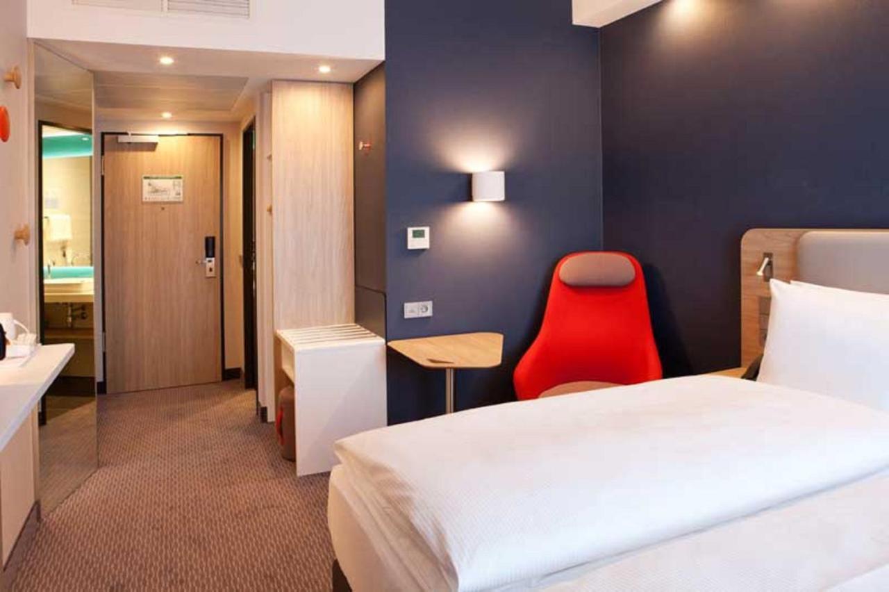 Holiday Inn Express Bochum By Ihg Экстерьер фото