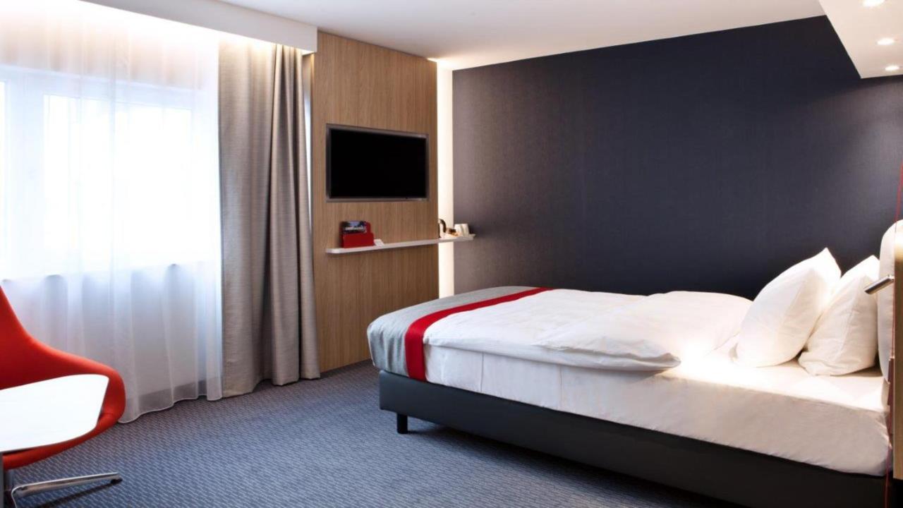 Holiday Inn Express Bochum By Ihg Экстерьер фото