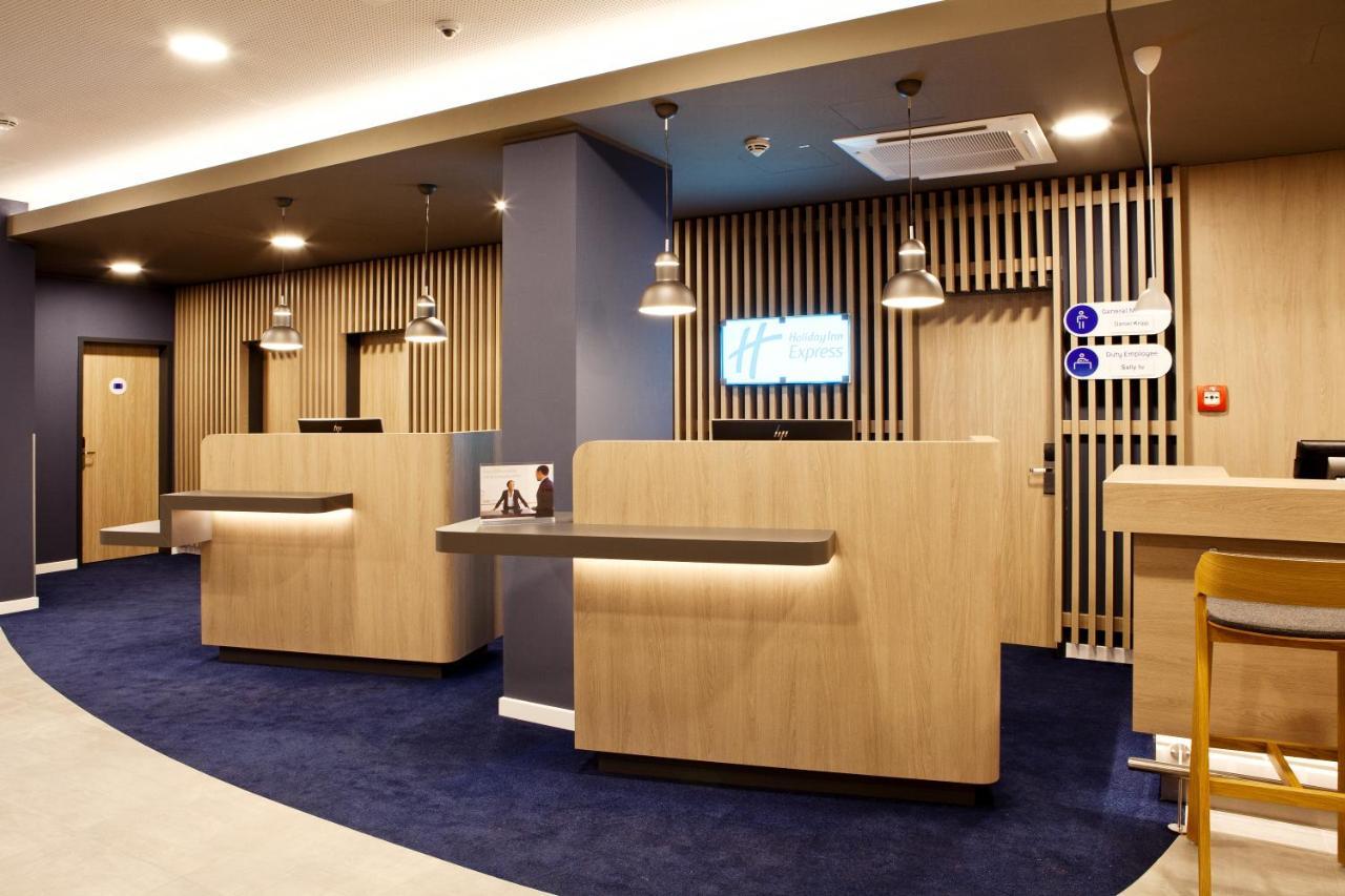 Holiday Inn Express Bochum By Ihg Экстерьер фото