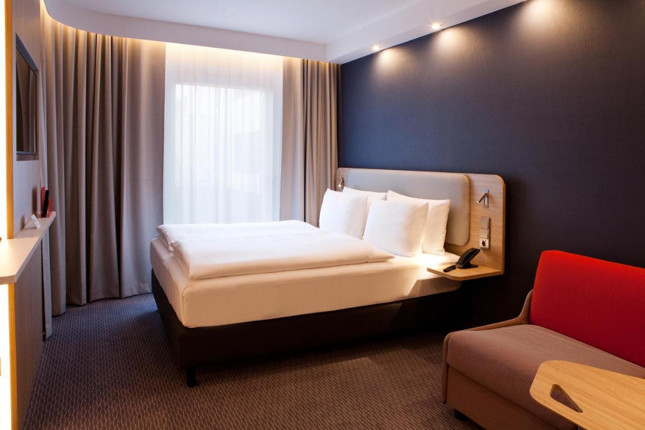 Holiday Inn Express Bochum By Ihg Экстерьер фото