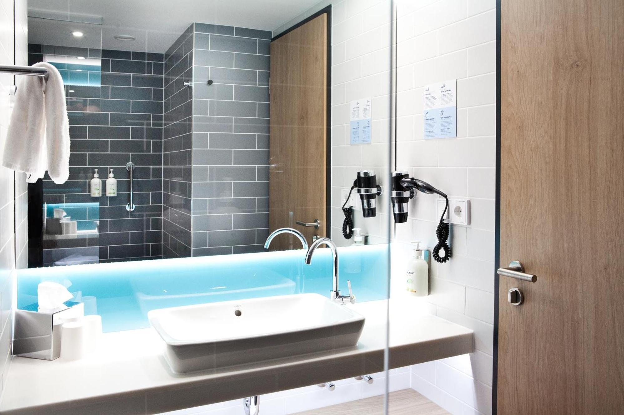 Holiday Inn Express Bochum By Ihg Экстерьер фото