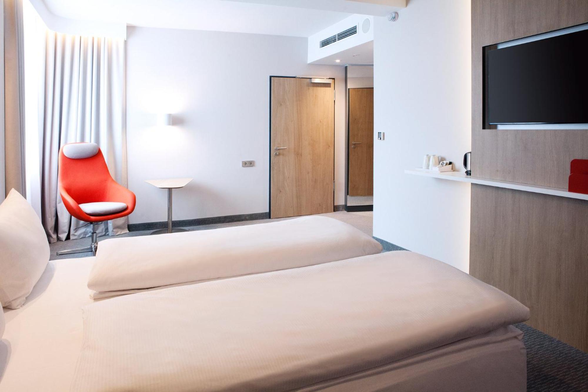Holiday Inn Express Bochum By Ihg Экстерьер фото