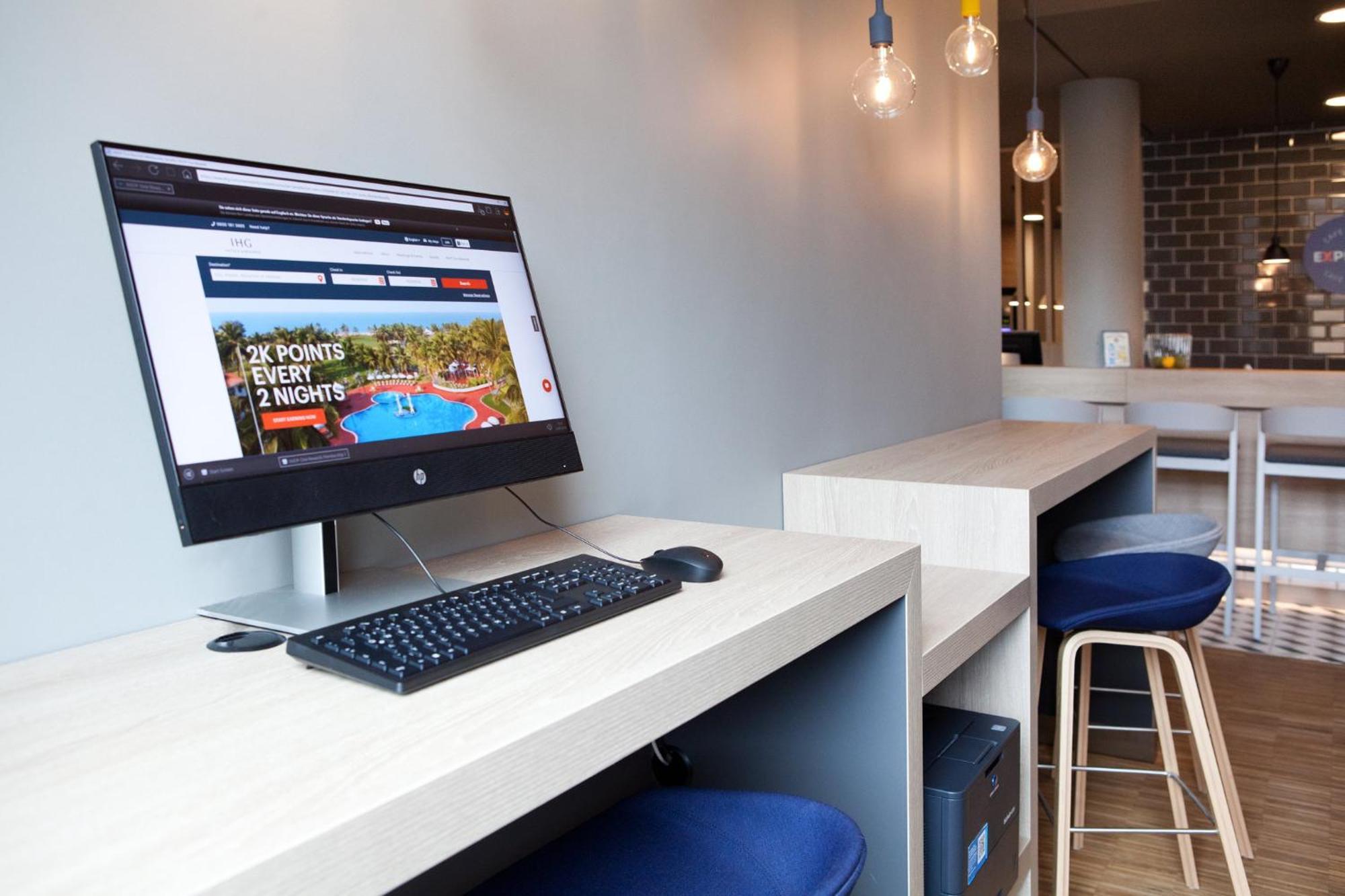 Holiday Inn Express Bochum By Ihg Экстерьер фото