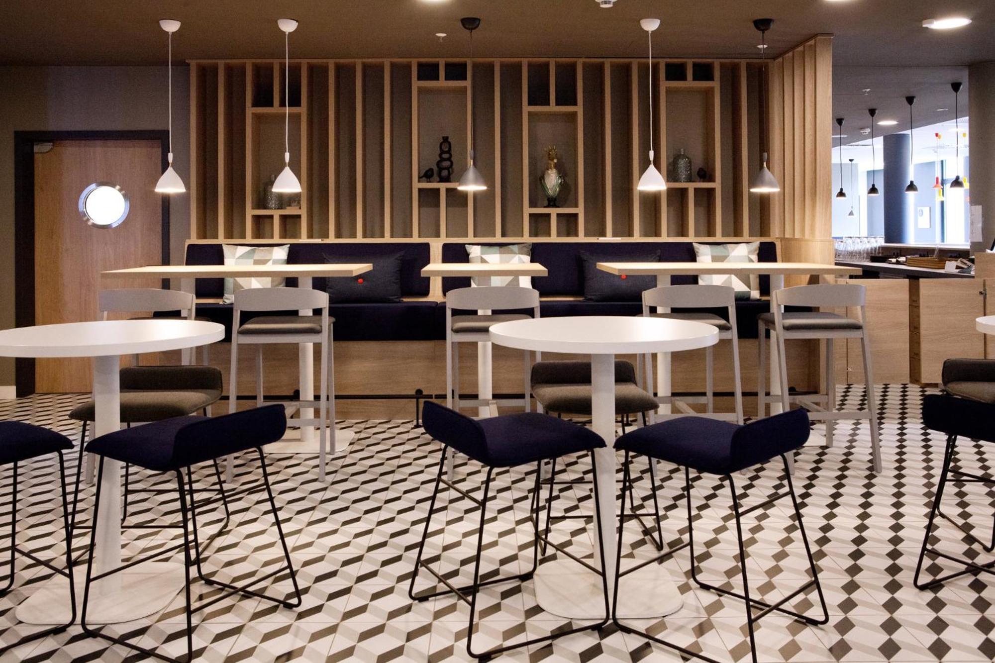 Holiday Inn Express Bochum By Ihg Экстерьер фото
