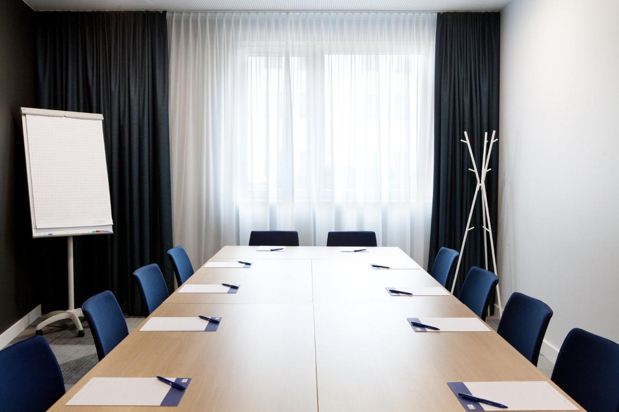 Holiday Inn Express Bochum By Ihg Экстерьер фото